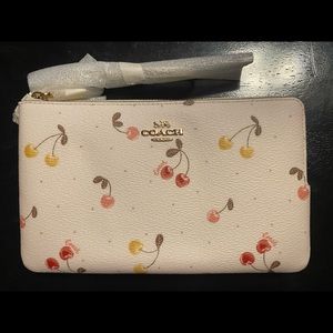 *FREE SHIPPING* Brand New Coach Purse